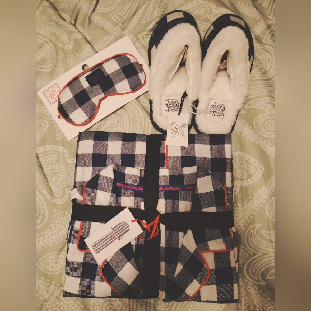 New w/tag bath & body pjs